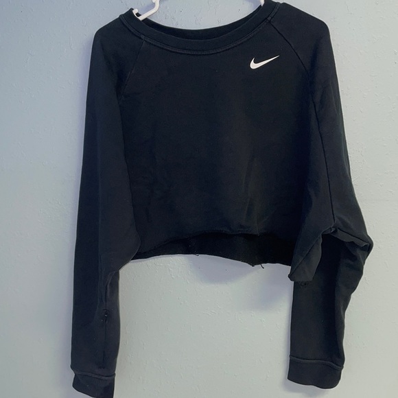 Cropped Black Nike Crewneck - Picture 1 of 2